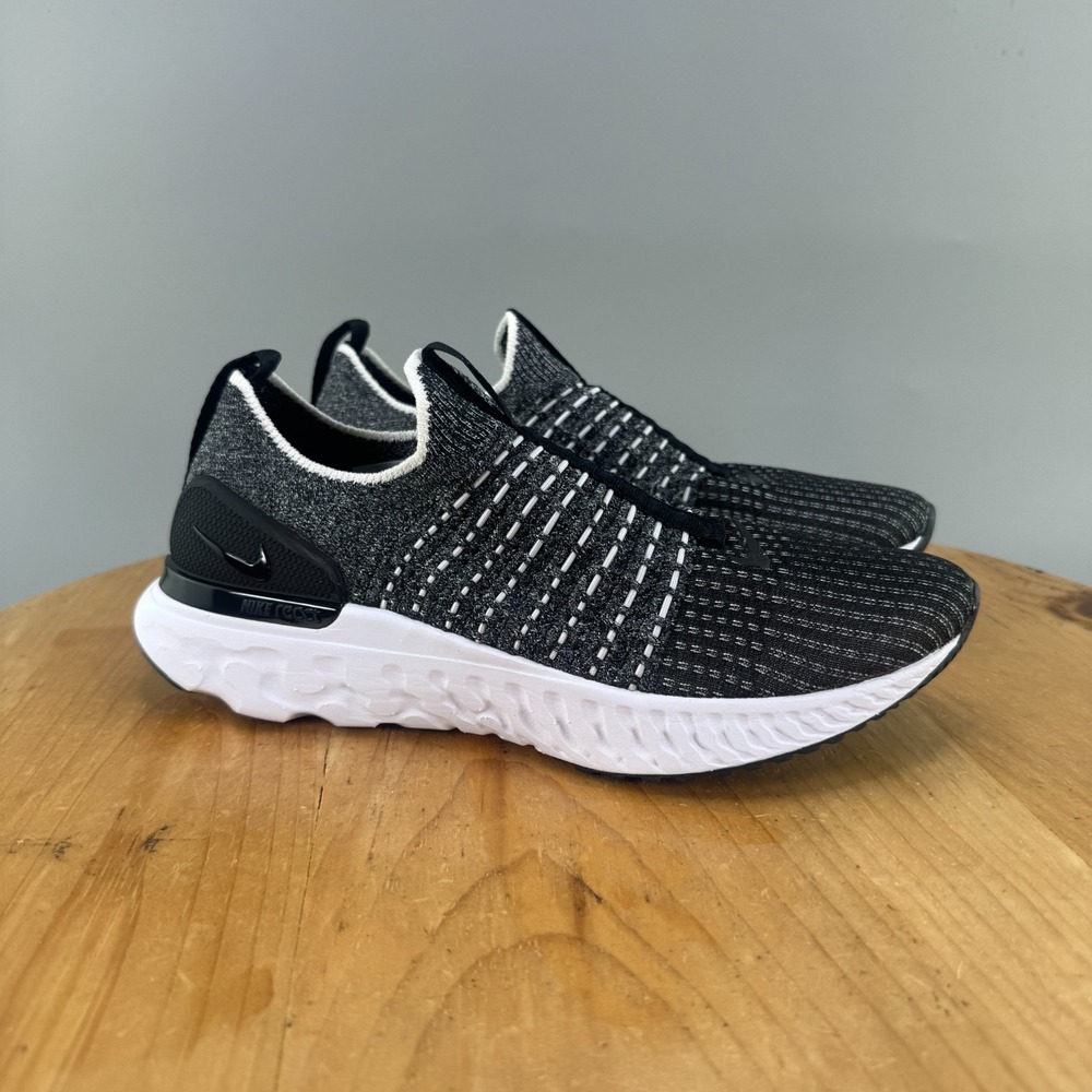 Nike React Phantom Run Flyknit 2 Oreo Womens Size 9.5 Running Shoes Black White